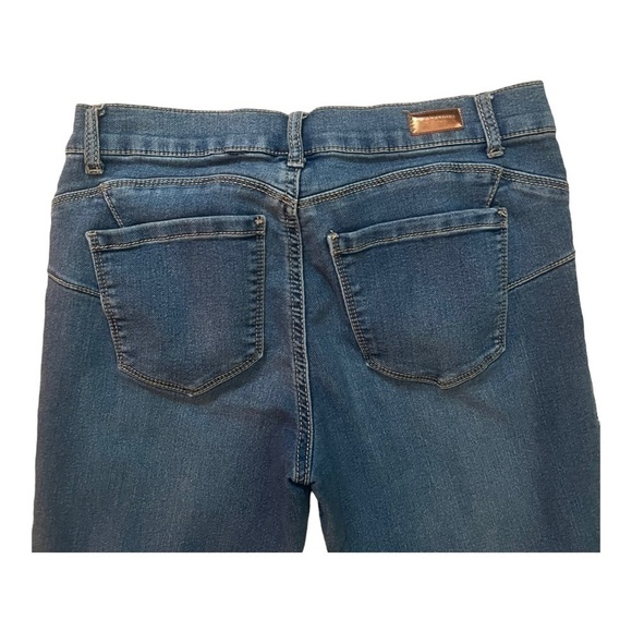 Juicy Couture Ankle Cropped Mid Rise Jeans with Button Detailing Size 6 EUC - Picture 4 of 6